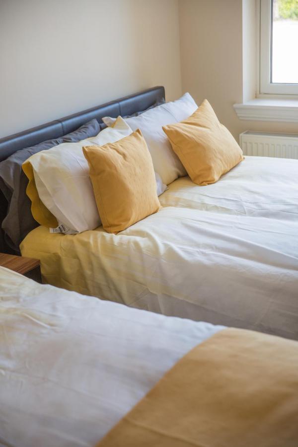 Stylish Modern Newly Built Apartment 15 Min From City Centre إدنبرة المظهر الخارجي الصورة