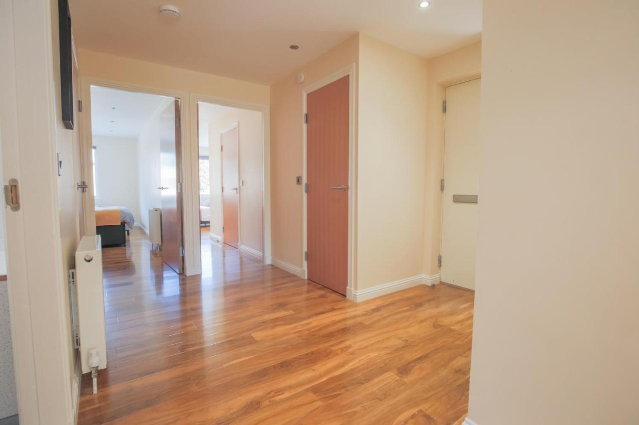 Stylish Modern Newly Built Apartment 15 Min From City Centre إدنبرة المظهر الخارجي الصورة